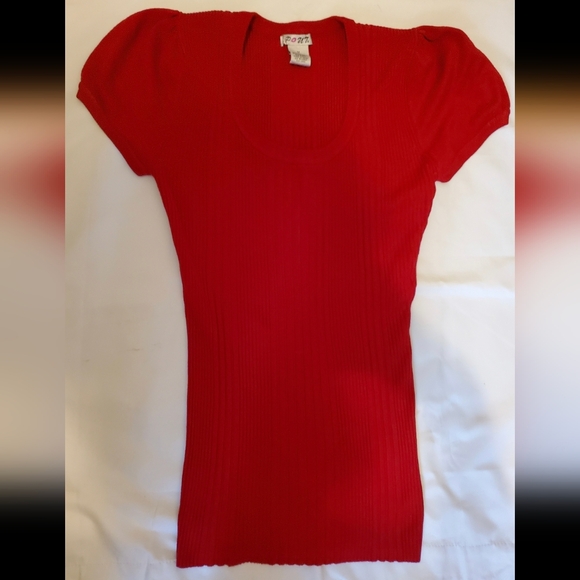 Pout Top in red - Picture 1 of 3